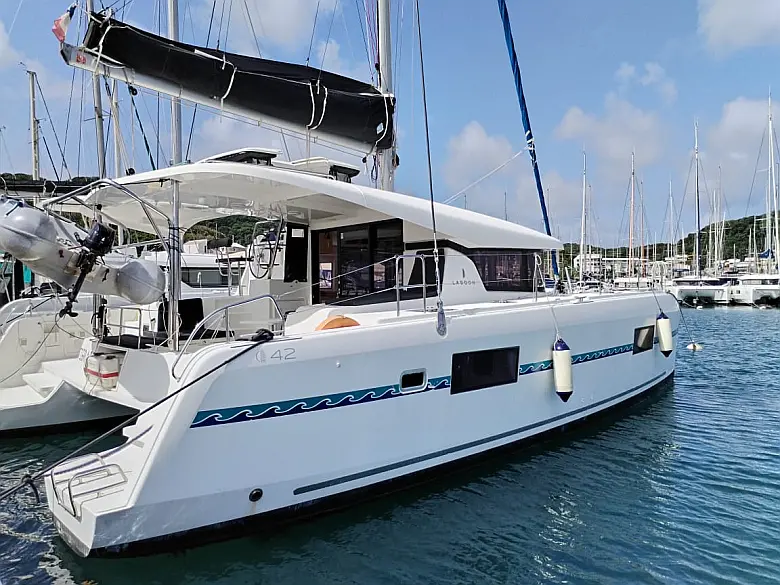 Lagoon 42