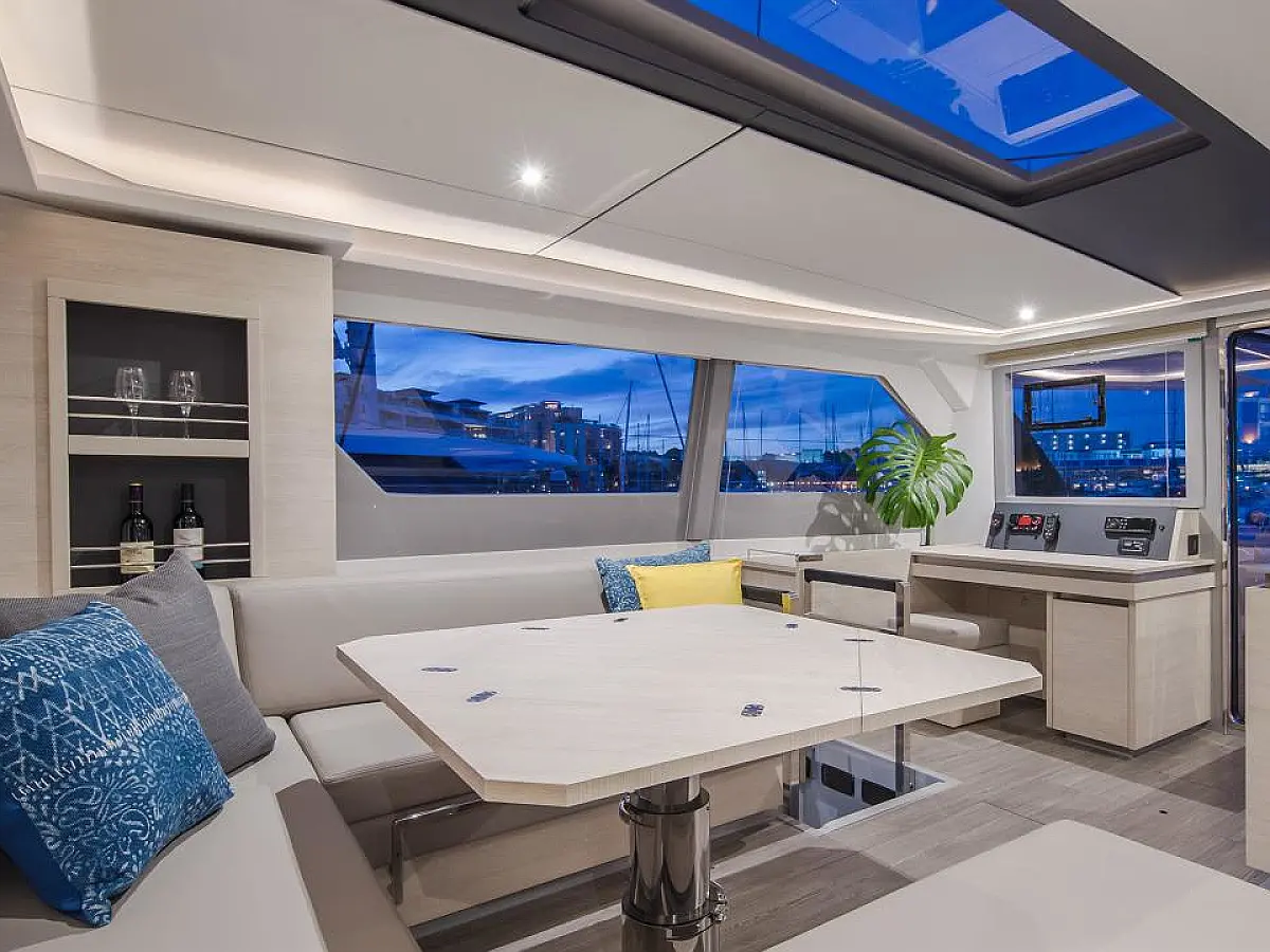 Moorings 5000-5 -   - Imagen interior